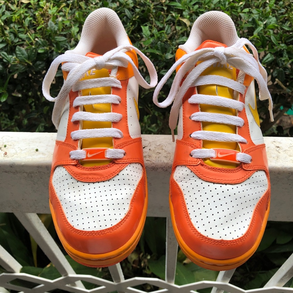 Women’s Yellow & Orange Nike Sneakers SZ 8